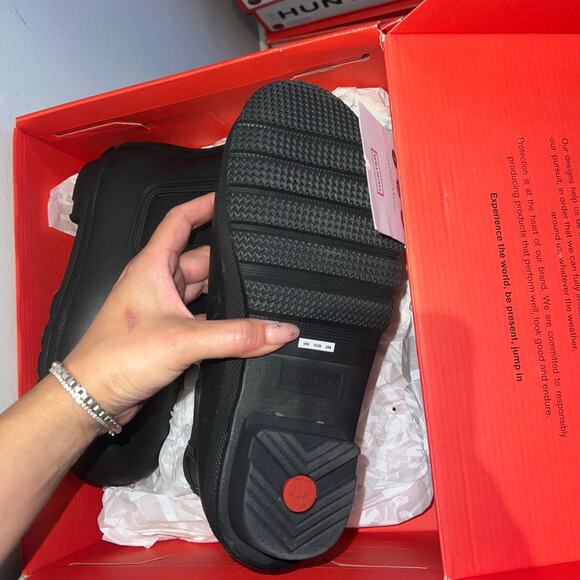 Hunter Original Chelsea Insulated Short Rain Boot Black - Picture 7 of 9